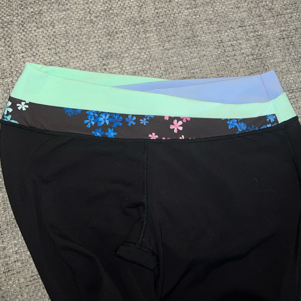 NEVER BEEN WORN- Lululemon Wide Leg Yoga Pants